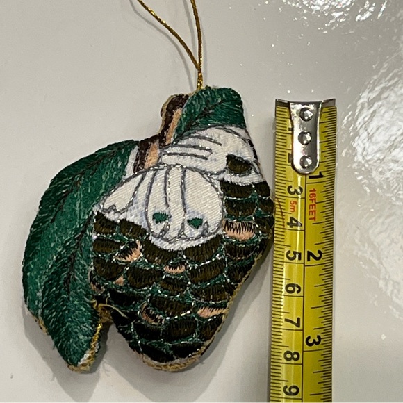Vintage Eaton 1994 Ltd Embroidered Christmas Ornament. Pine cone shaped no box - Picture 10 of 12